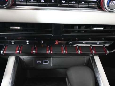 Used 2024 GMC Canyon AT4X w/ AT4X AEV Edition AWD/4WD image 29