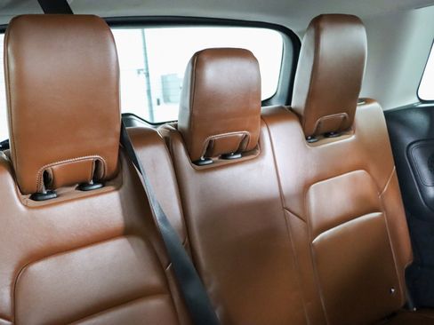 Used 2023 Nissan Pathfinder Platinum image 30