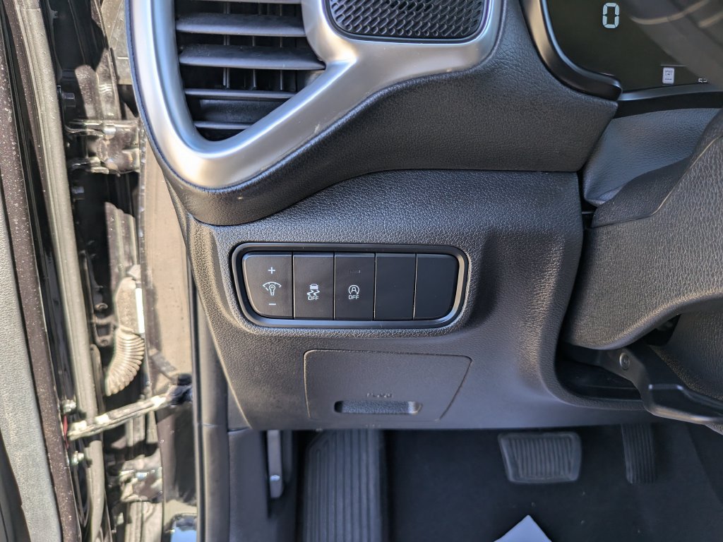 Certified 2023 Kia Soul LX FWD image 25