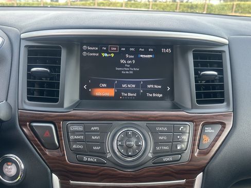 Used 2020 Nissan Pathfinder Platinum image 30