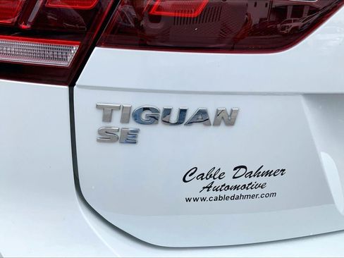 Used 2020 Volkswagen Tiguan SE FWD image 28