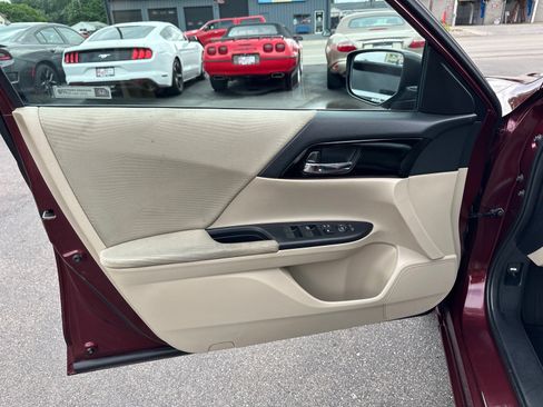 Used 2017 Honda Accord LX image 12