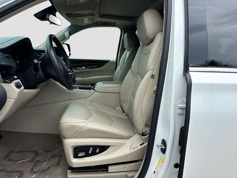 Used 2018 Cadillac Escalade Luxury RWD image 22