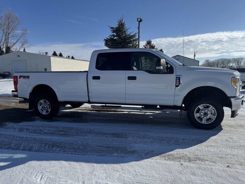 Used 2017 Ford F250 XLT w/ FX4 Off-Road Package AWD/4WD image 12