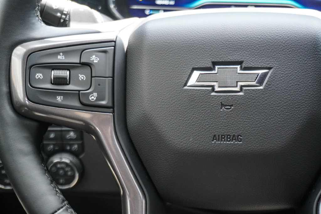 Used 2025 Chevrolet Silverado 1500 ZR2 w/ Technology Package AWD/4WD image 16
