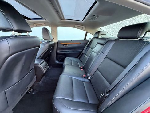 Used 2014 Lexus ES 350 image 16