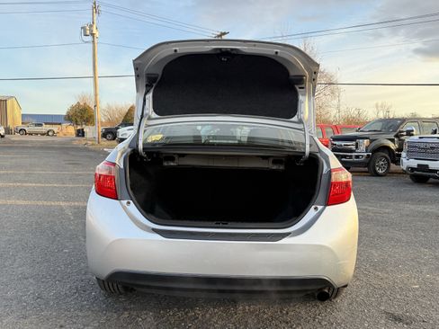 Used 2017 Toyota Corolla L image 27