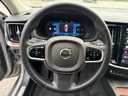 Used 2025 Volvo V60 B5 Cross Country Plus AWD/4WD image 18
