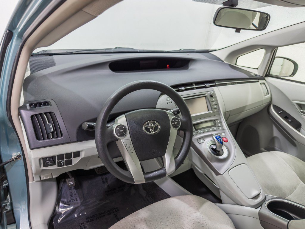 Used 2015 Toyota Prius Two FWD image 13