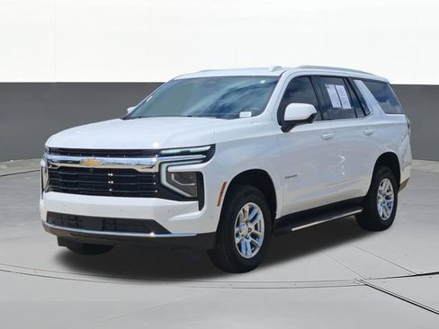 Used 2025 Chevrolet Tahoe LS RWD image 3