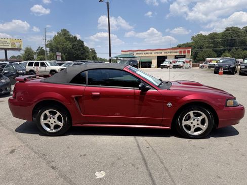 Used 2004 Ford Mustang Convertible RWD image 4