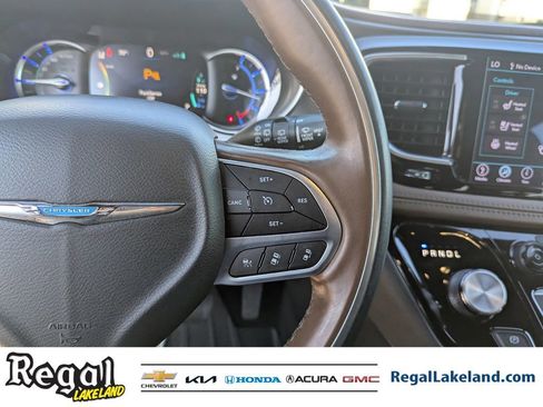 Used 2020 Chrysler Pacifica Limited w/ Advanced Safetytec Group image 28