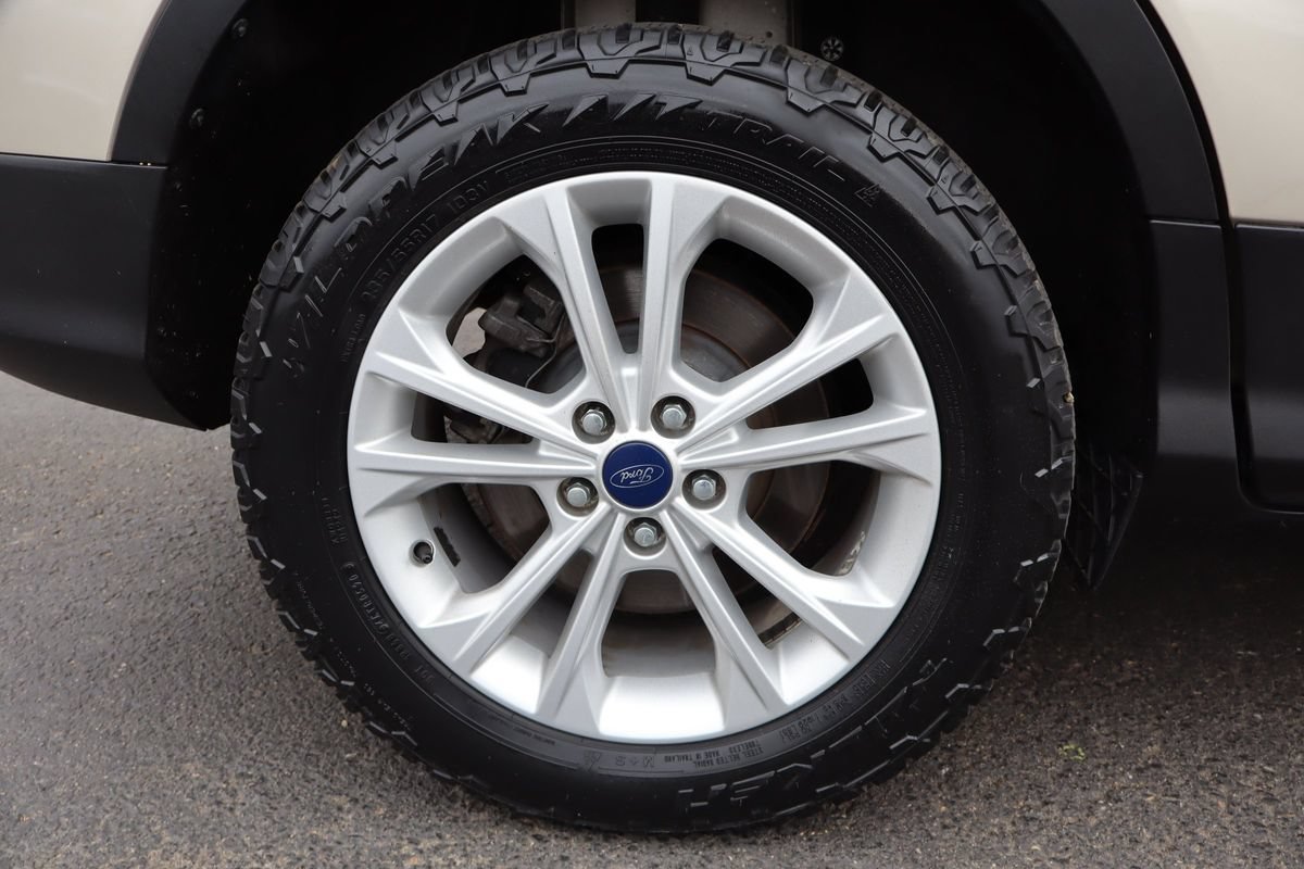 Used 2017 Ford Escape SE w/ SE Leather Comfort Package AWD/4WD image 43