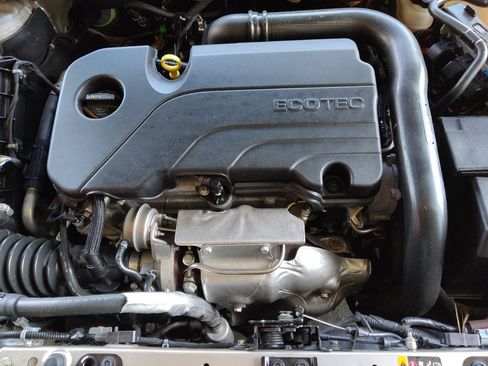 Used 2022 Chevrolet Malibu LT image 30