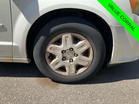 Used 2011 Dodge Grand Caravan Express FWD image 16
