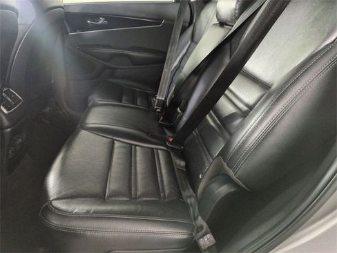 Used 2019 Kia Sorento EX image 24