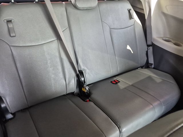 Used 2023 Toyota Sienna XLE FWD image 8