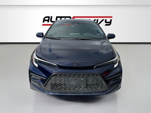 Used 2024 Toyota Corolla SE image 2