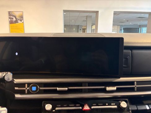 Used 2025 Hyundai Santa Fe SEL image 18