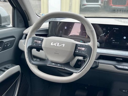 Used 2024 Kia EV9 Wind AWD/4WD image 12