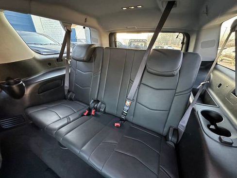 Used 2017 Cadillac Escalade ESV Premium Luxury image 38