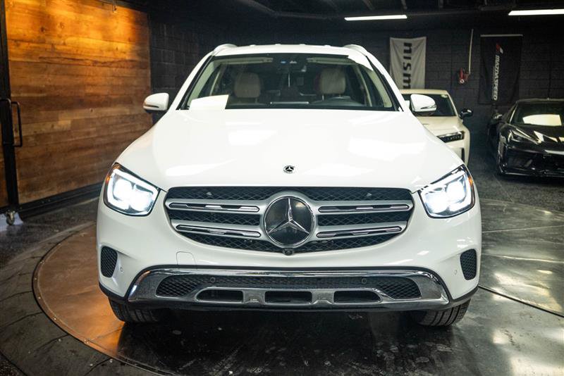 Used 2022 Mercedes-Benz GLC 300 4MATIC w/ Multimedia Package Lite image 4