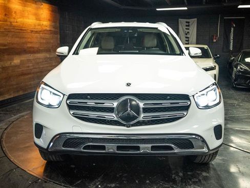 Used 2022 Mercedes-Benz GLC 300 4MATIC w/ Multimedia Package Lite image 4