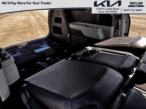 Used 2024 Kia Carnival LX image 23