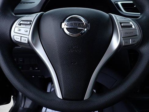 Used 2016 Nissan Rogue SV AWD/4WD image 15
