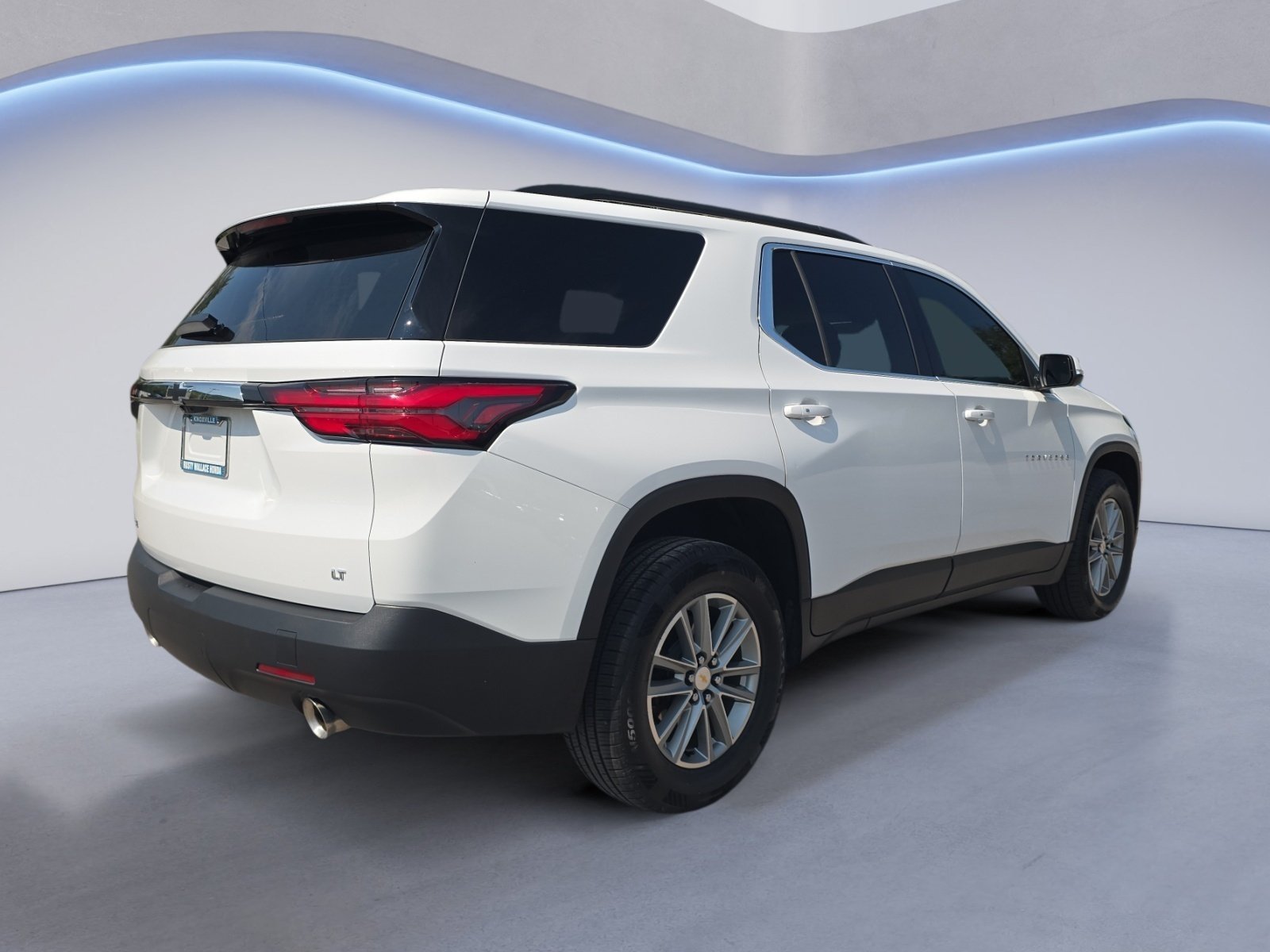 Used 2023 Chevrolet Traverse LT FWD image 6