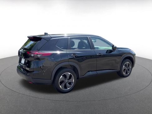 Used 2025 Nissan Rogue SV AWD/4WD image 14