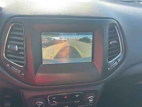 Used 2019 Jeep Compass Latitude w/ Safety & Security Group image 16