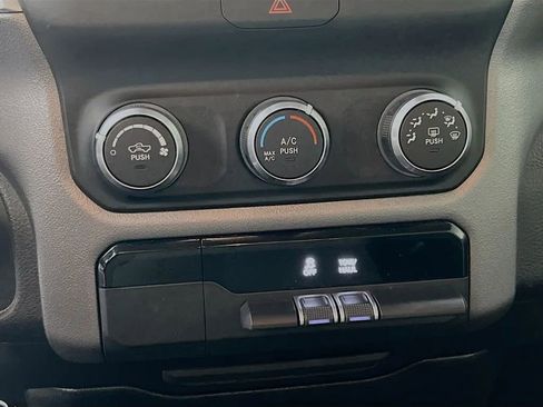 Used 2019 RAM 1500 Big Horn image 16