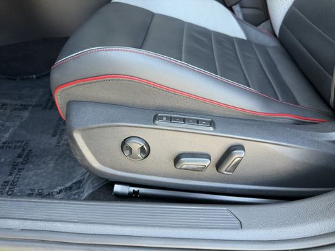 Used 2022 Volkswagen GTI Autobahn FWD image 35