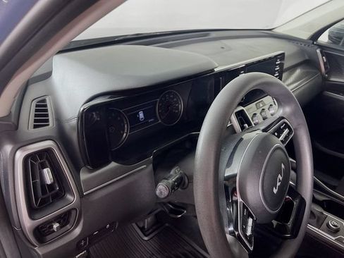 Used 2023 Kia Sorento LX FWD image 10