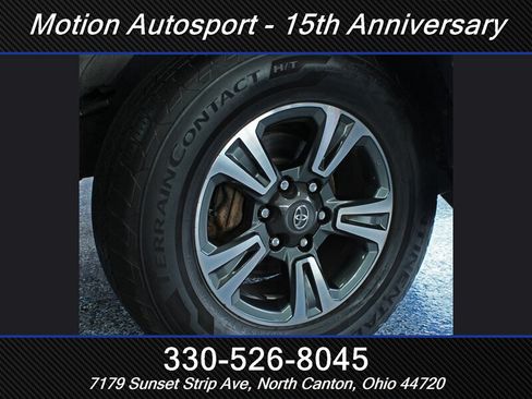 Used 2017 Toyota Tacoma SR5 AWD/4WD image 36