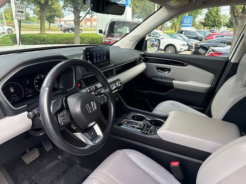Used 2024 Honda Pilot Touring image 18