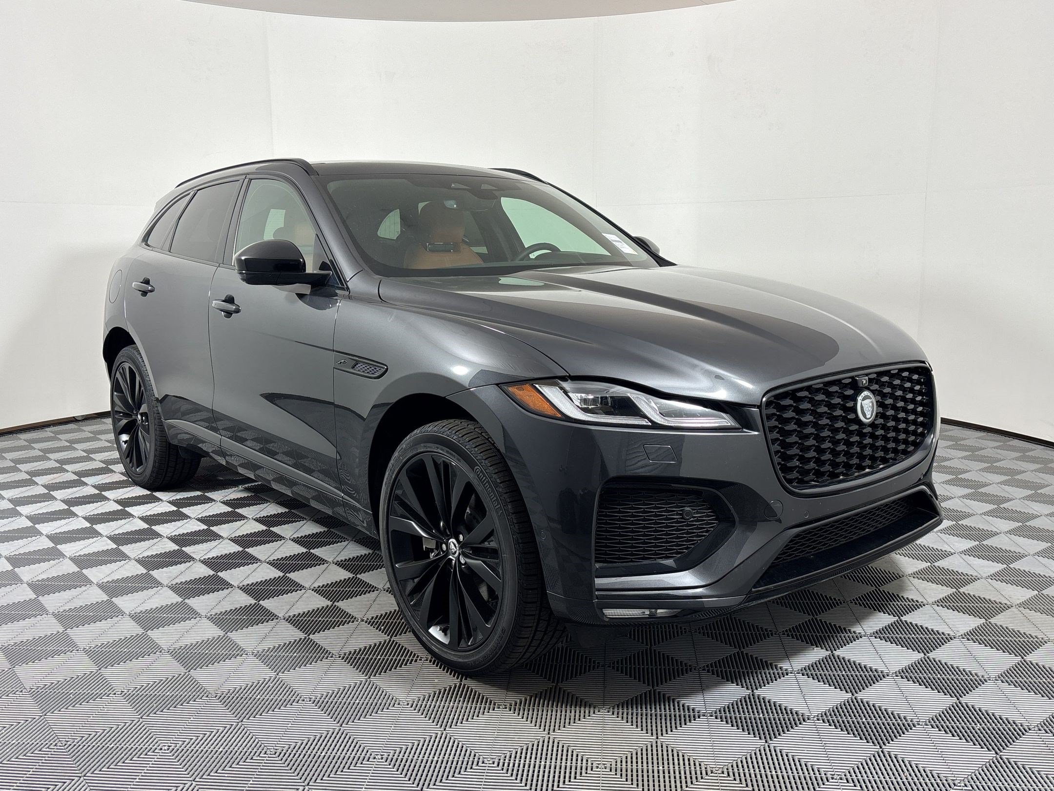 New 2026 Jaguar F-PACE R-Dynamic S AWD/4WD image 6