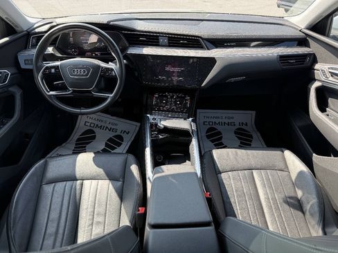 Used 2021 Audi e-tron Premium w/ Convenience Plus Package AWD/4WD image 18