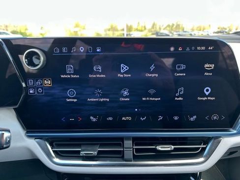 Used 2025 Chevrolet Equinox EV LT FWD image 41