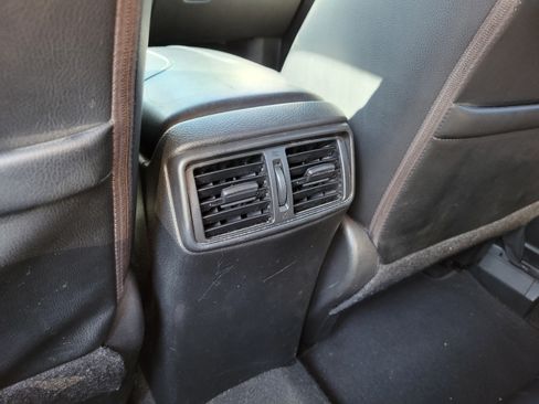 Used 2018 Nissan Rogue Sport SL FWD image 11