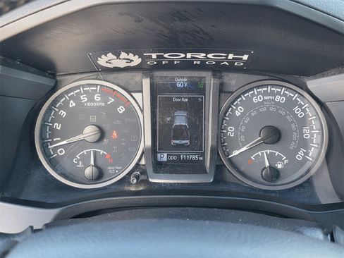 Used 2021 Toyota Tacoma TRD Off-Road image 12