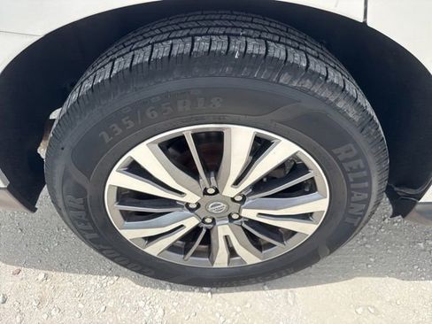 Used 2020 Nissan Pathfinder SL AWD/4WD image 10