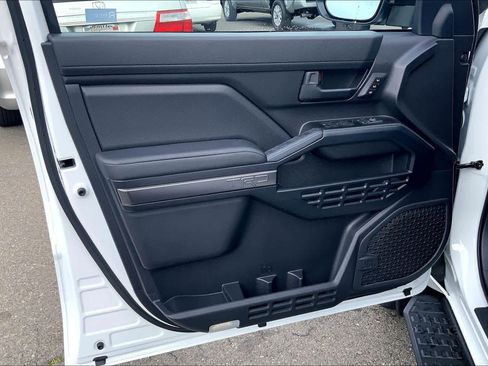 New 2026 Toyota 4Runner TRD Off-Road Premium AWD/4WD image 10
