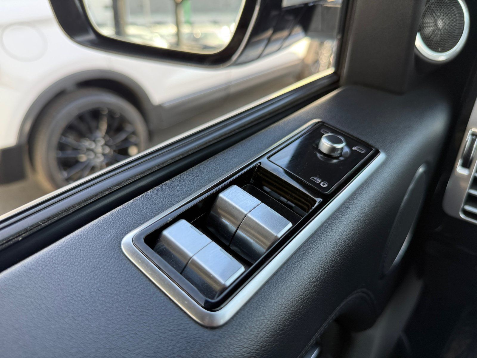 Used 2019 Land Rover Range Rover AWD/4WD image 26
