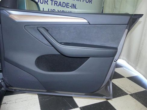 Used 2024 Tesla Model Y Performance image 23