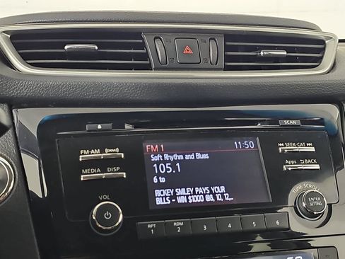 Used 2016 Nissan Rogue SV AWD/4WD image 20