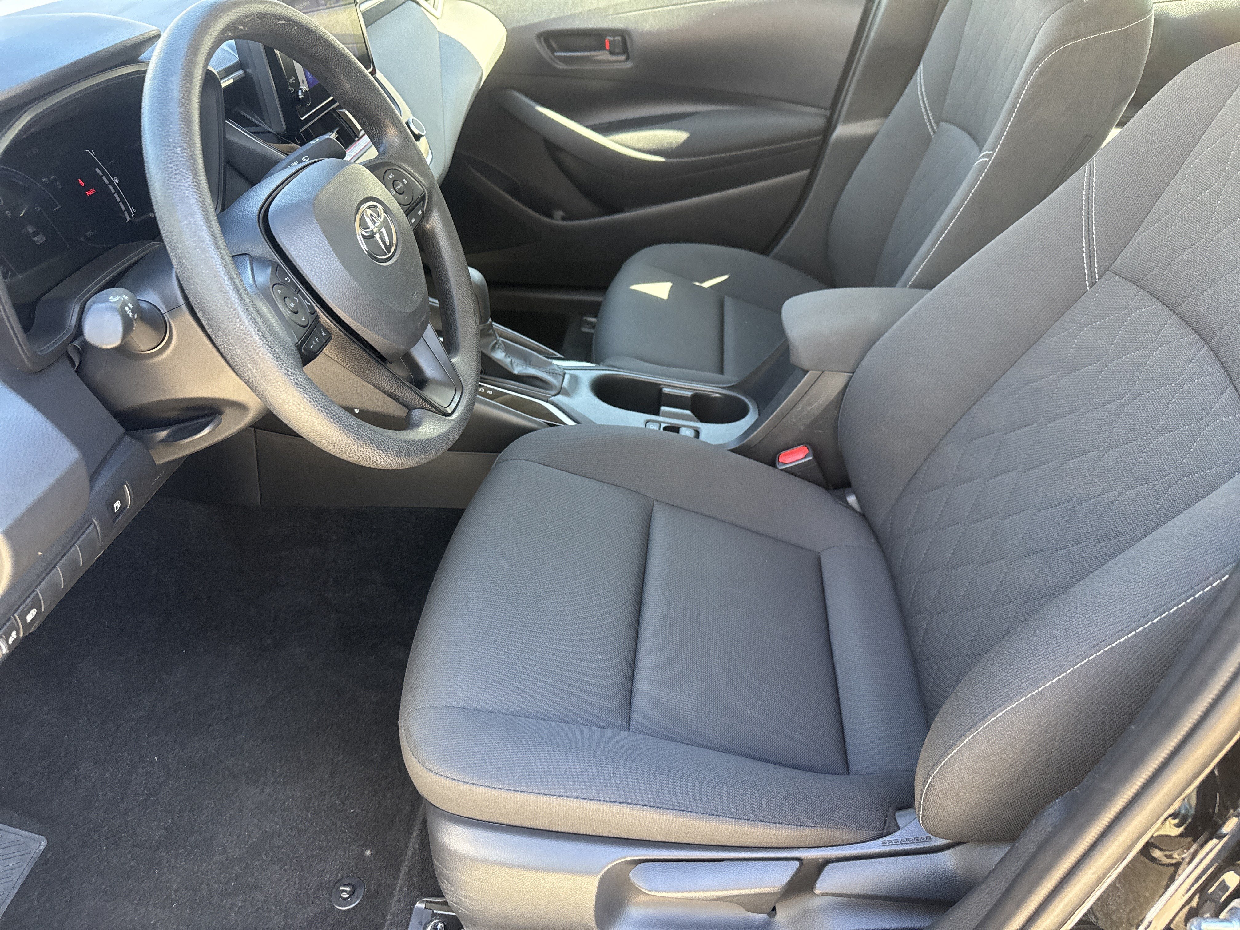 Used 2026 Toyota Corolla LE FWD image 5