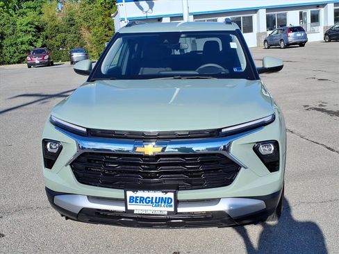Used 2025 Chevrolet TrailBlazer LT AWD/4WD image 9