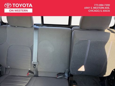 Used 2015 Nissan Frontier PRO-4X image 15
